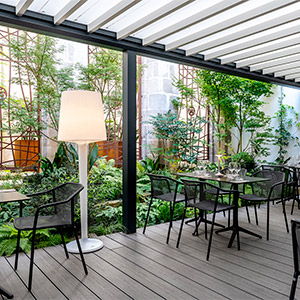 Terrasse extérieure du restaurant